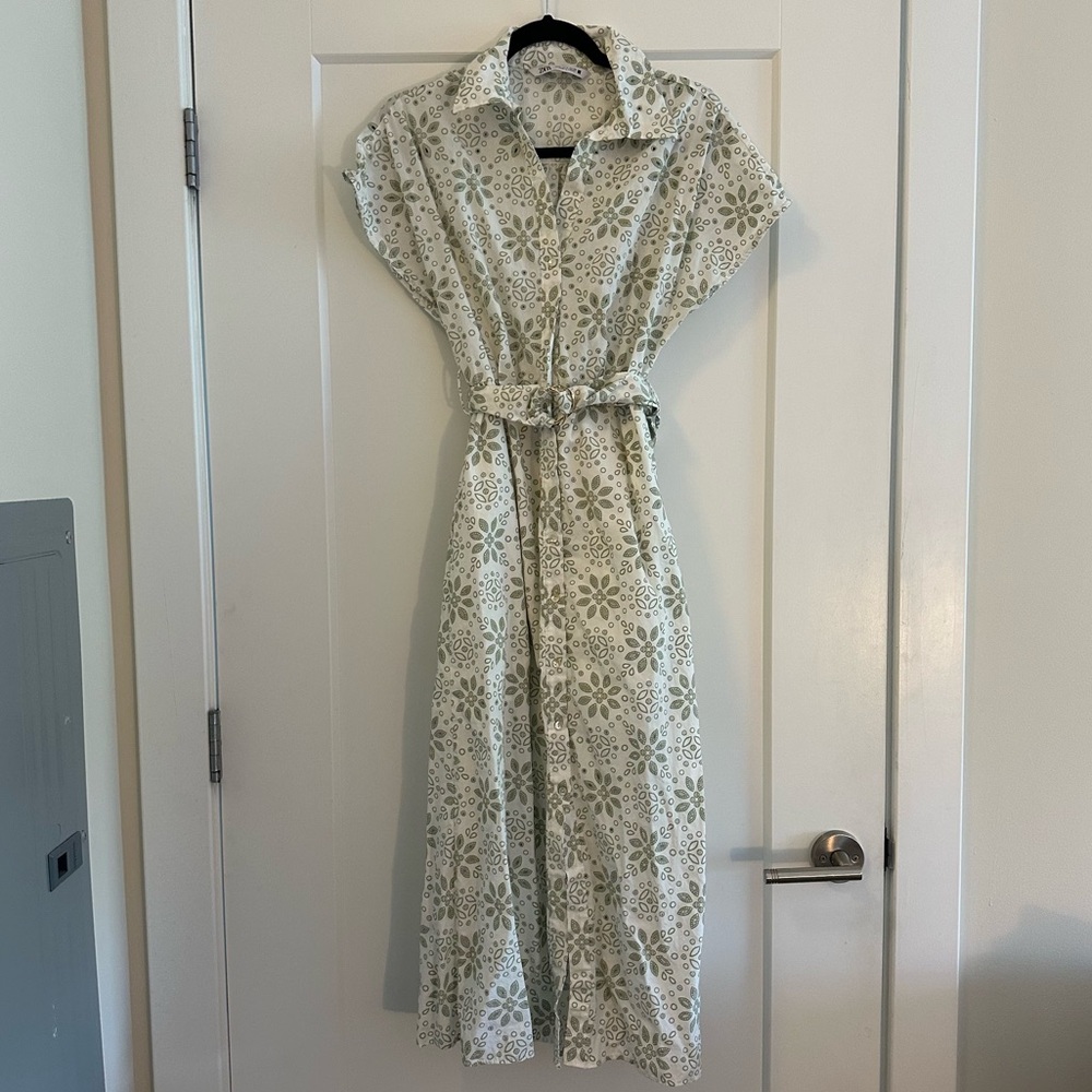 Zara Embroidery Midi Dress — Small